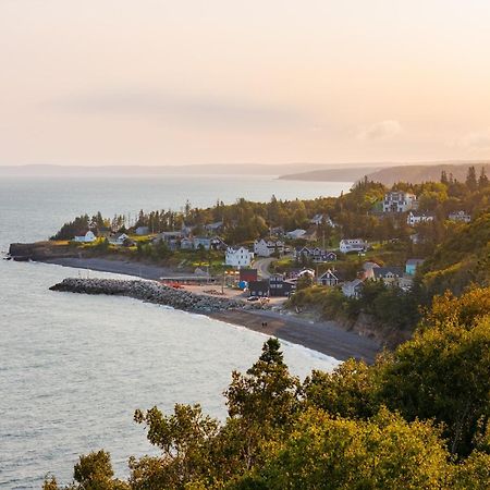 Tides Inn Guest Suites Halls Harbour Exteriör bild
