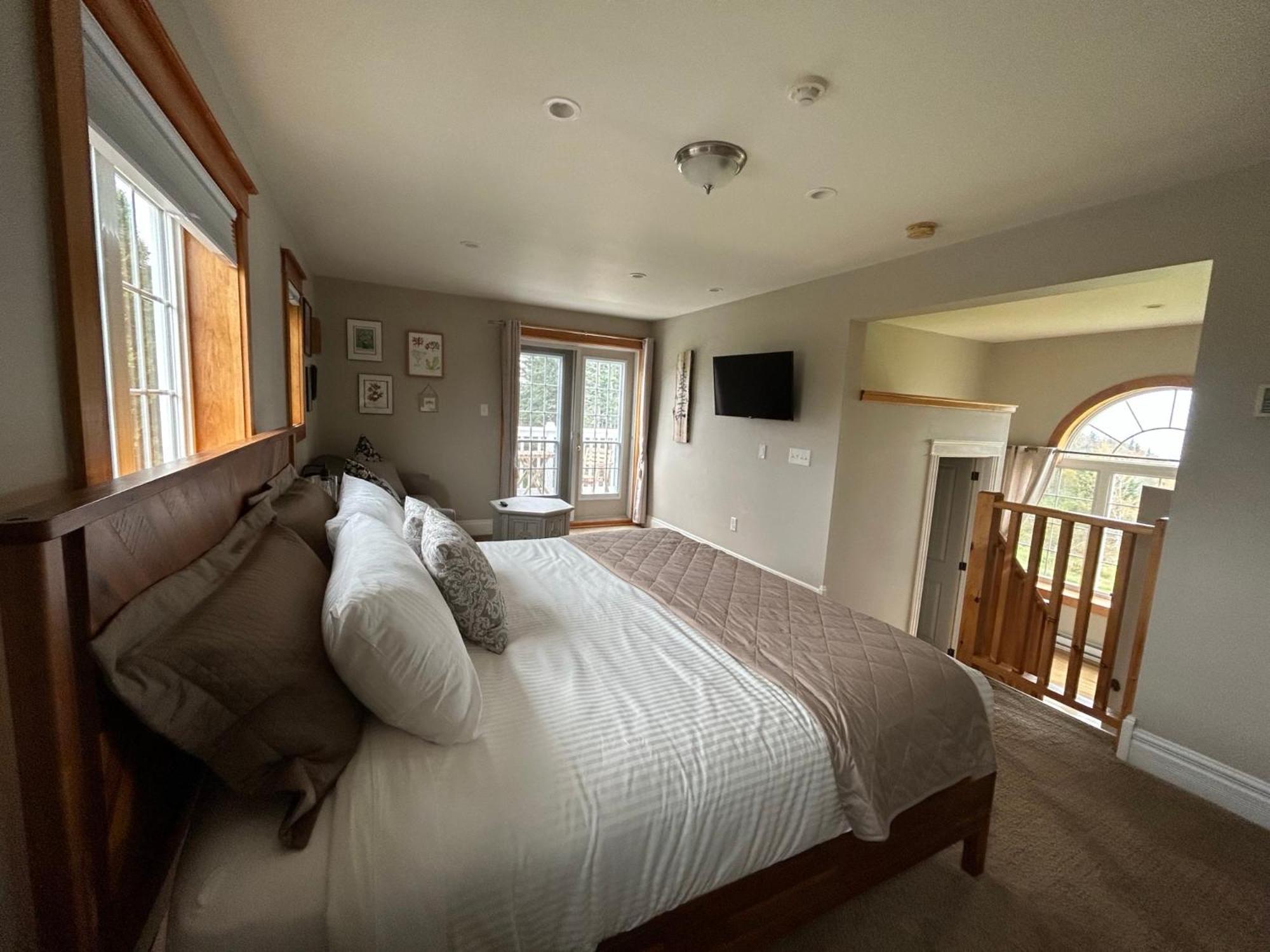 Tides Inn Guest Suites Halls Harbour Exteriör bild