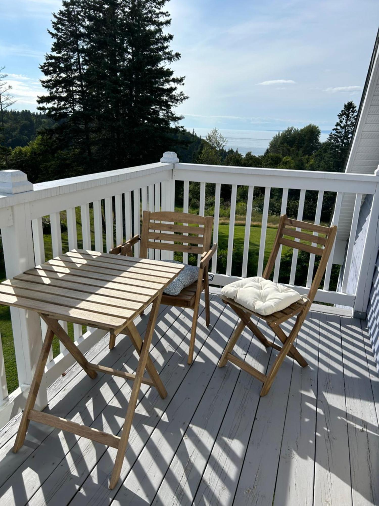 Tides Inn Guest Suites Halls Harbour Exteriör bild
