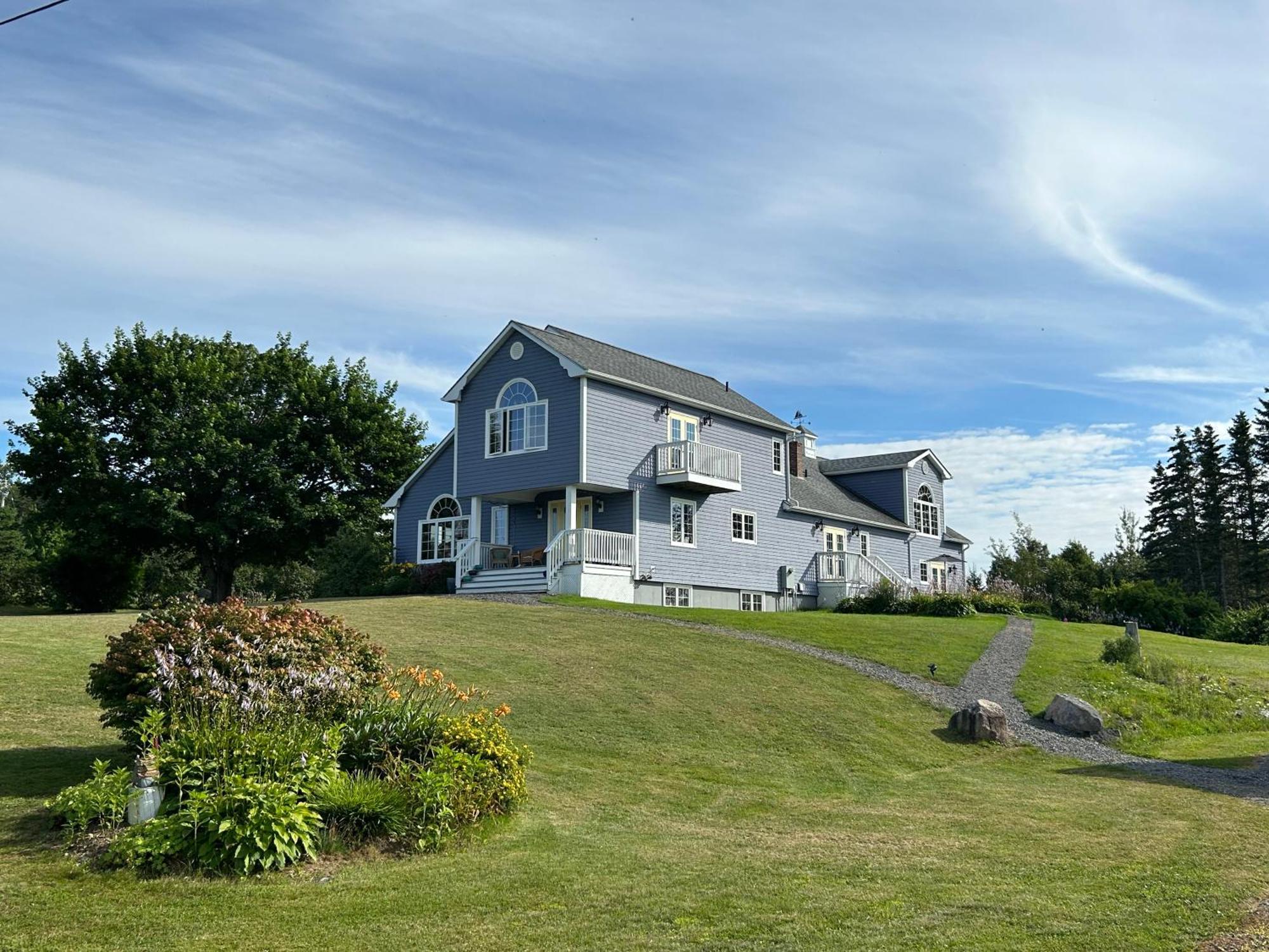 Tides Inn Guest Suites Halls Harbour Exteriör bild