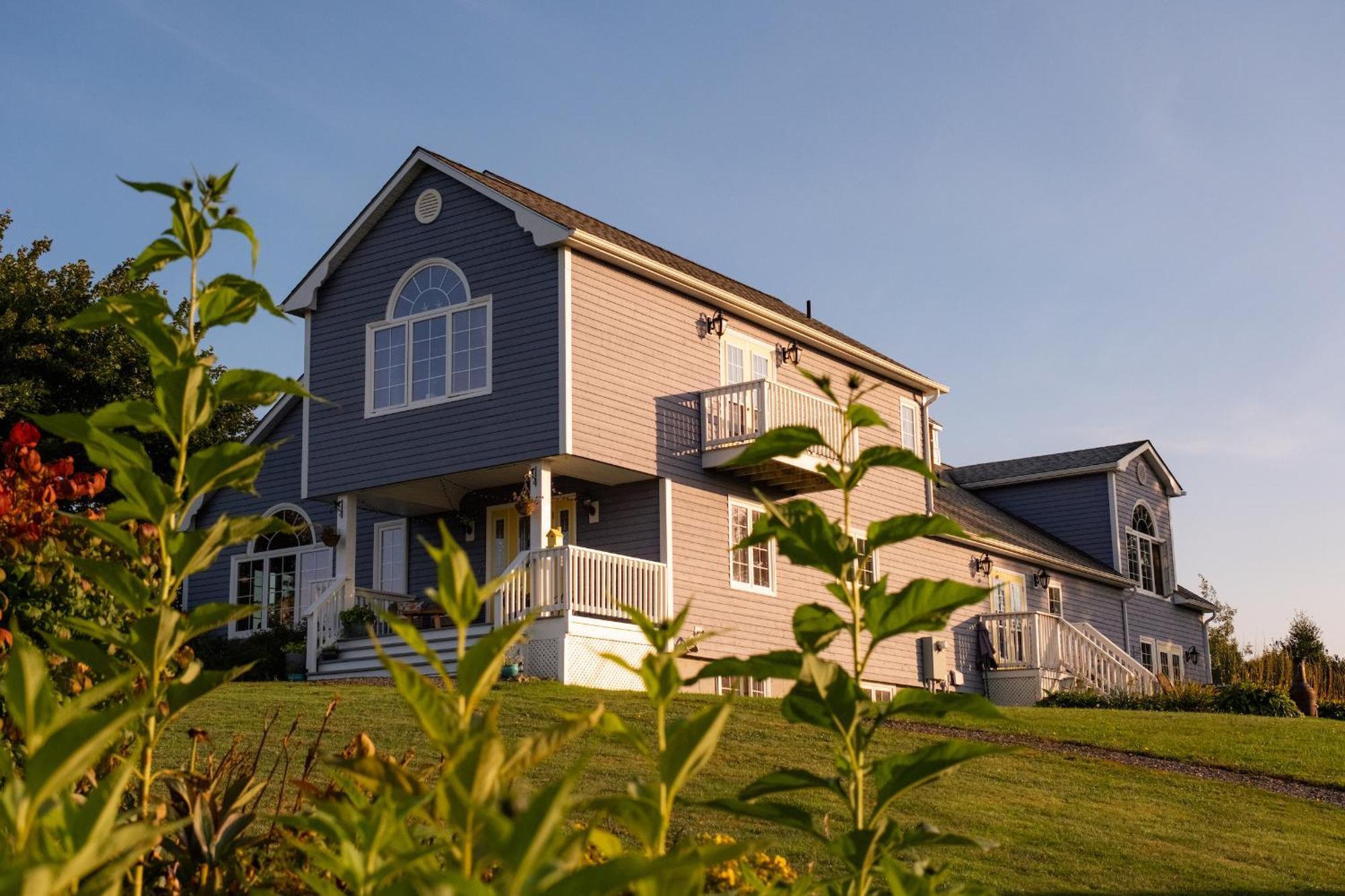 Tides Inn Guest Suites Halls Harbour Exteriör bild